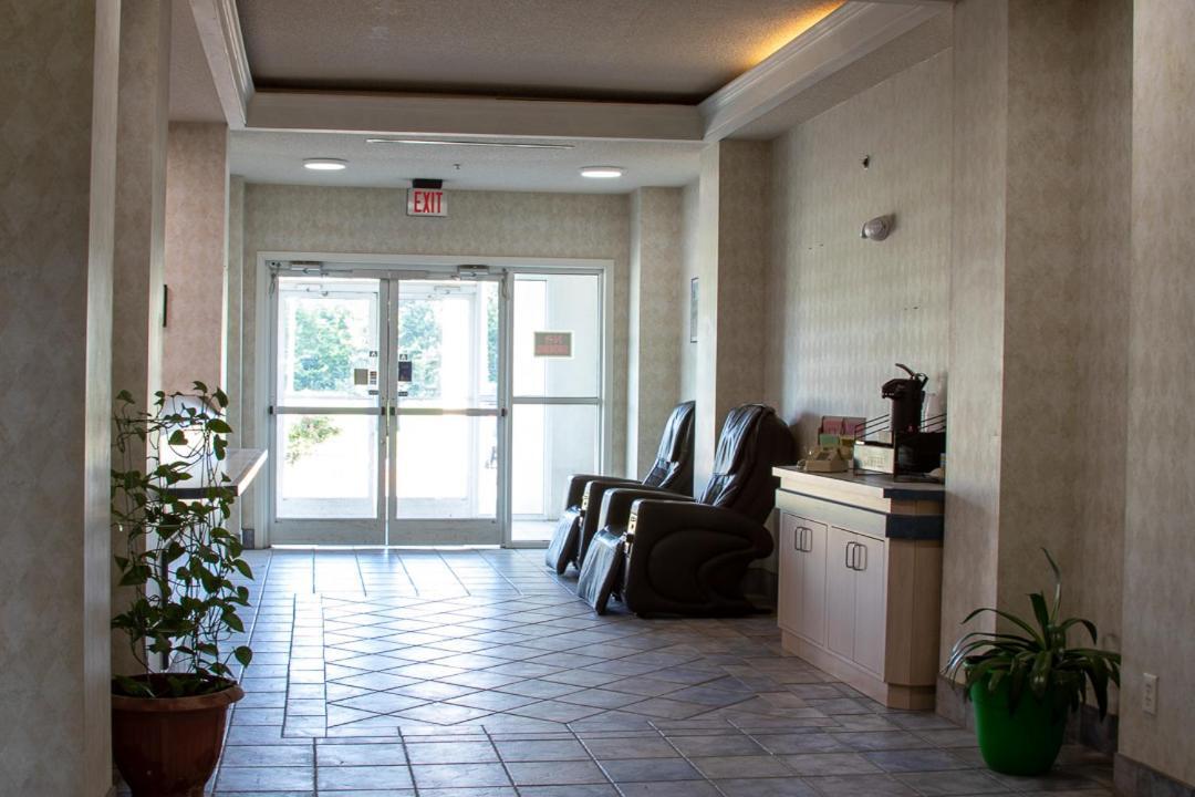 Morgantown Inn & Suites Buitenkant foto